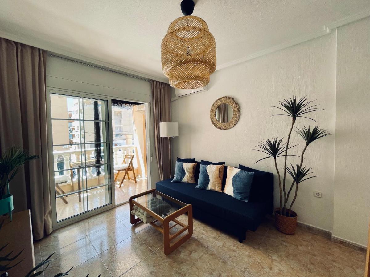 El Papagayo Apartment 2 Mins Walking To The Beach Torrevieja Exterior foto