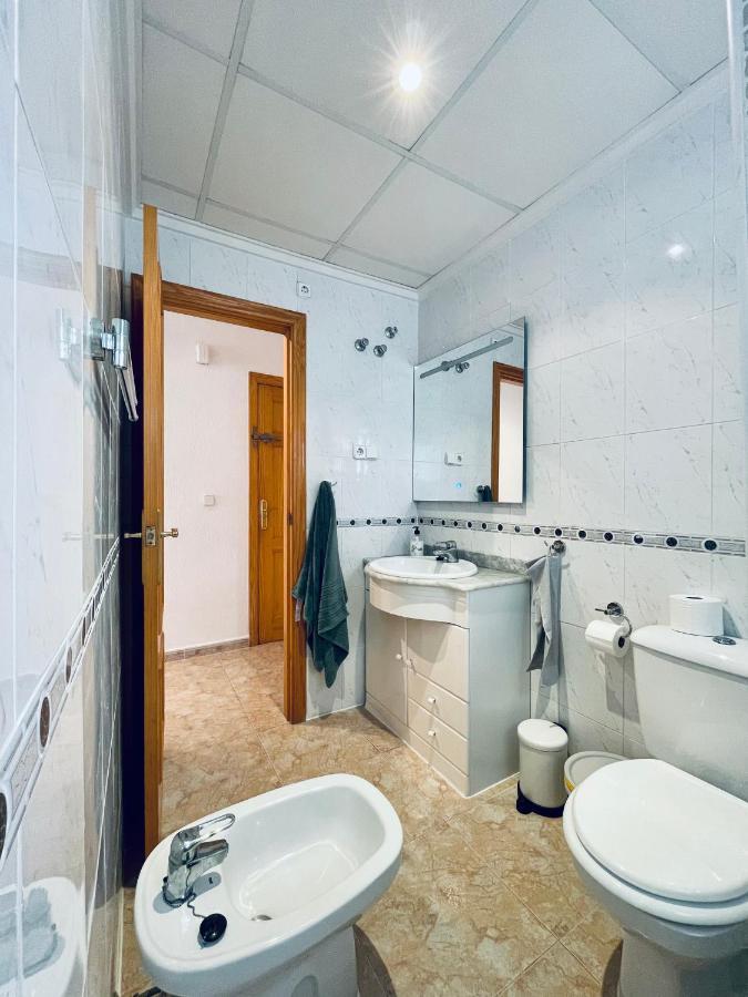 El Papagayo Apartment 2 Mins Walking To The Beach Torrevieja Exterior foto